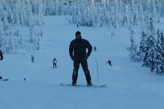 Søren 'står' på snowboard