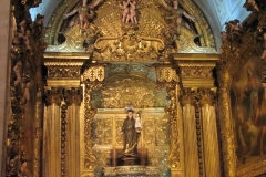 overdådig kirke
