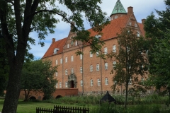 Sostrup slot og kloster
